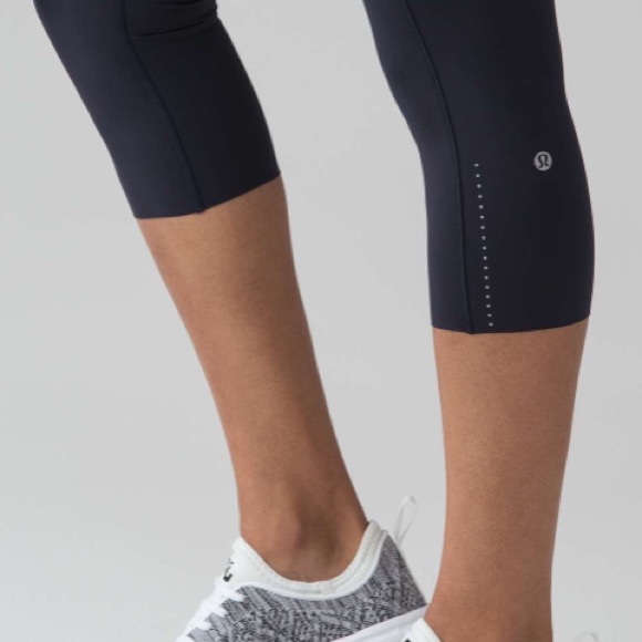 Lululemon Fast & Free Crop II - Picture 8 of 11